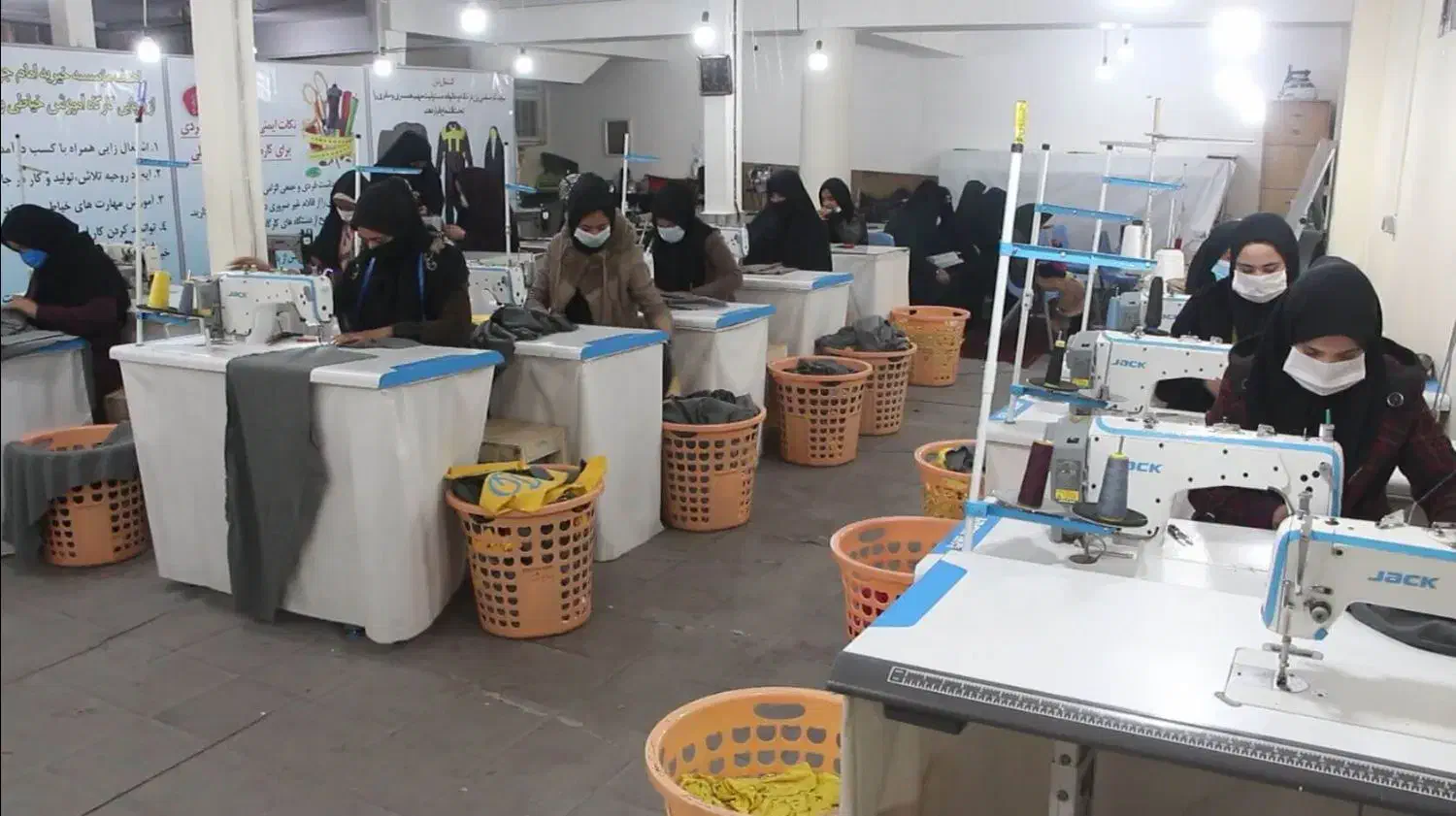 کارگاه خیاطی لباس|استخدام صنعتی، فنی، مهندسی|قم, شاه ابراهیم|دیوار