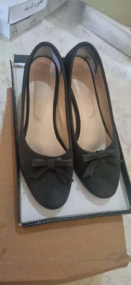 یک کیف دو جفت کفش یک دورس نارنجی و یک شلوار ورزشی|لباس|تهران, امانیه|دیوار