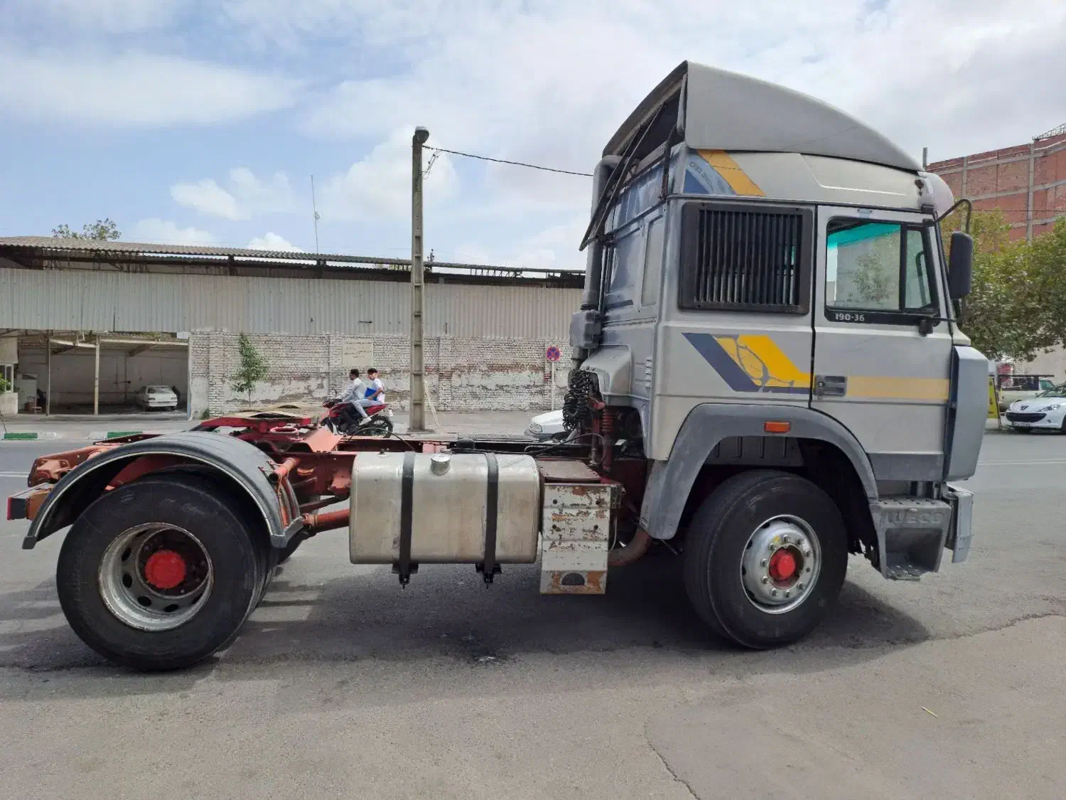 کامیون کشنده ایویکو ۱۹۰|خودرو سنگین|آق قلا, |دیوار