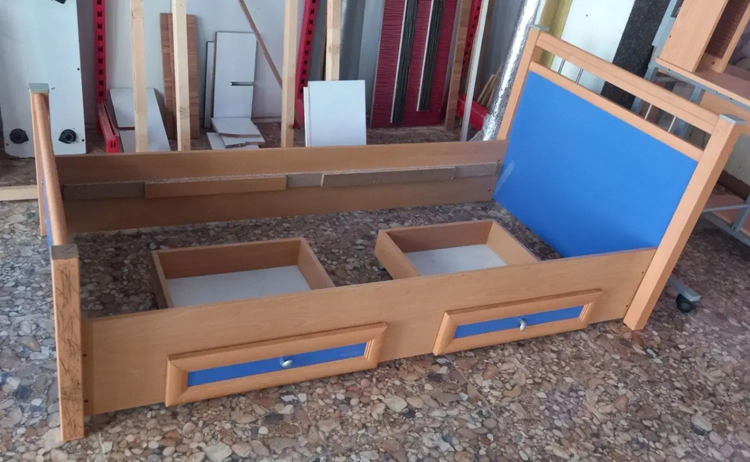 تخت خواب چوبی پسرانه یک نفره|تخت و سرویس خواب|آبدانان, |دیوار