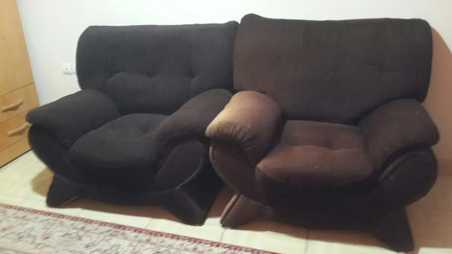 یک سرویس مبل راحتی هفت نفره. چهارتکه ویک مبل تکی|مبلمان خانگی و میز عسلی|شیراز, سینما سعدی|دیوار