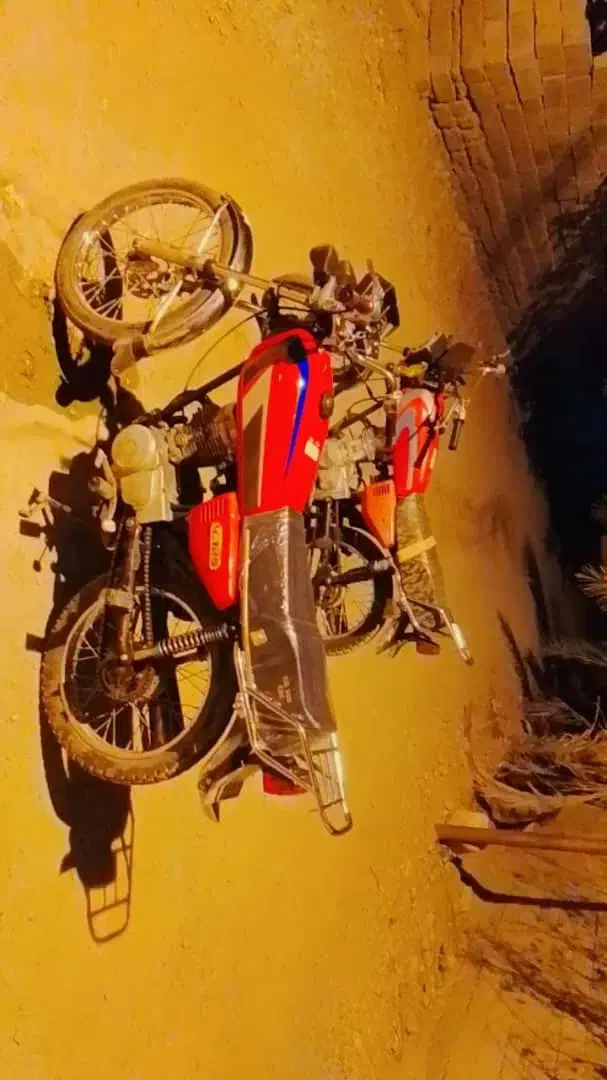 موتورسیکلت معا فضه با کلیک یا پاکشتی هم دارم|موتورسیکلت|حاجی آباد, |دیوار