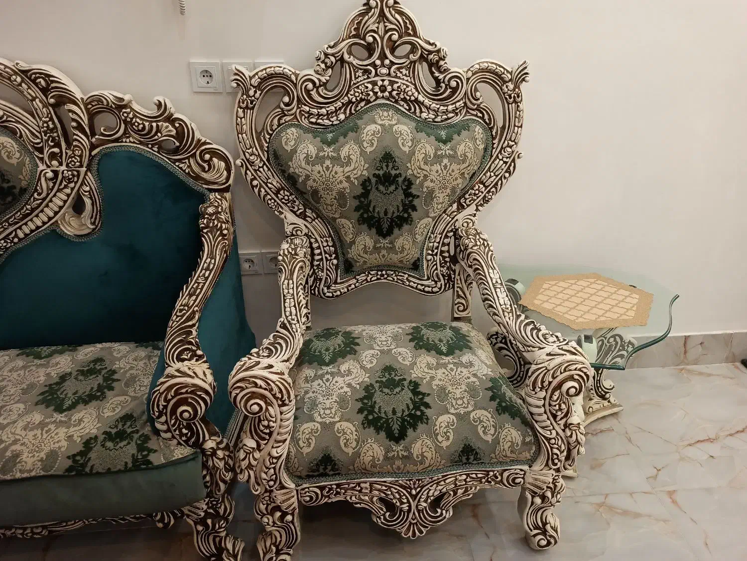 مبل سلطنتی ۷ نفره غذاخوری ۸ نفره و بوفه و جلو مبلی|مبلمان خانگی و میز عسلی|میاندوآب, |دیوار