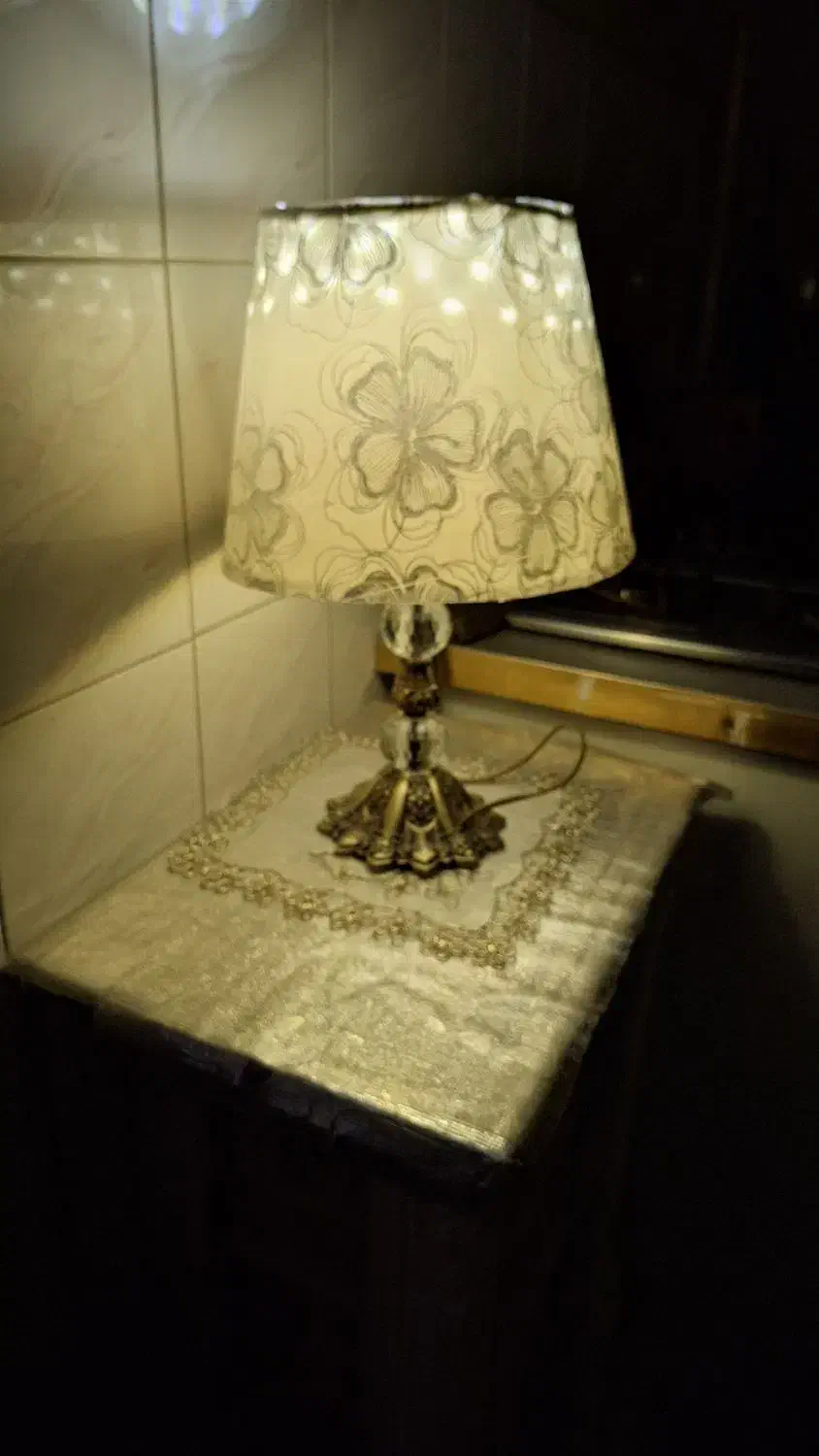 اباژور سالم|چراغ خواب و آباژور|قرچک, زیبا شهر|دیوار