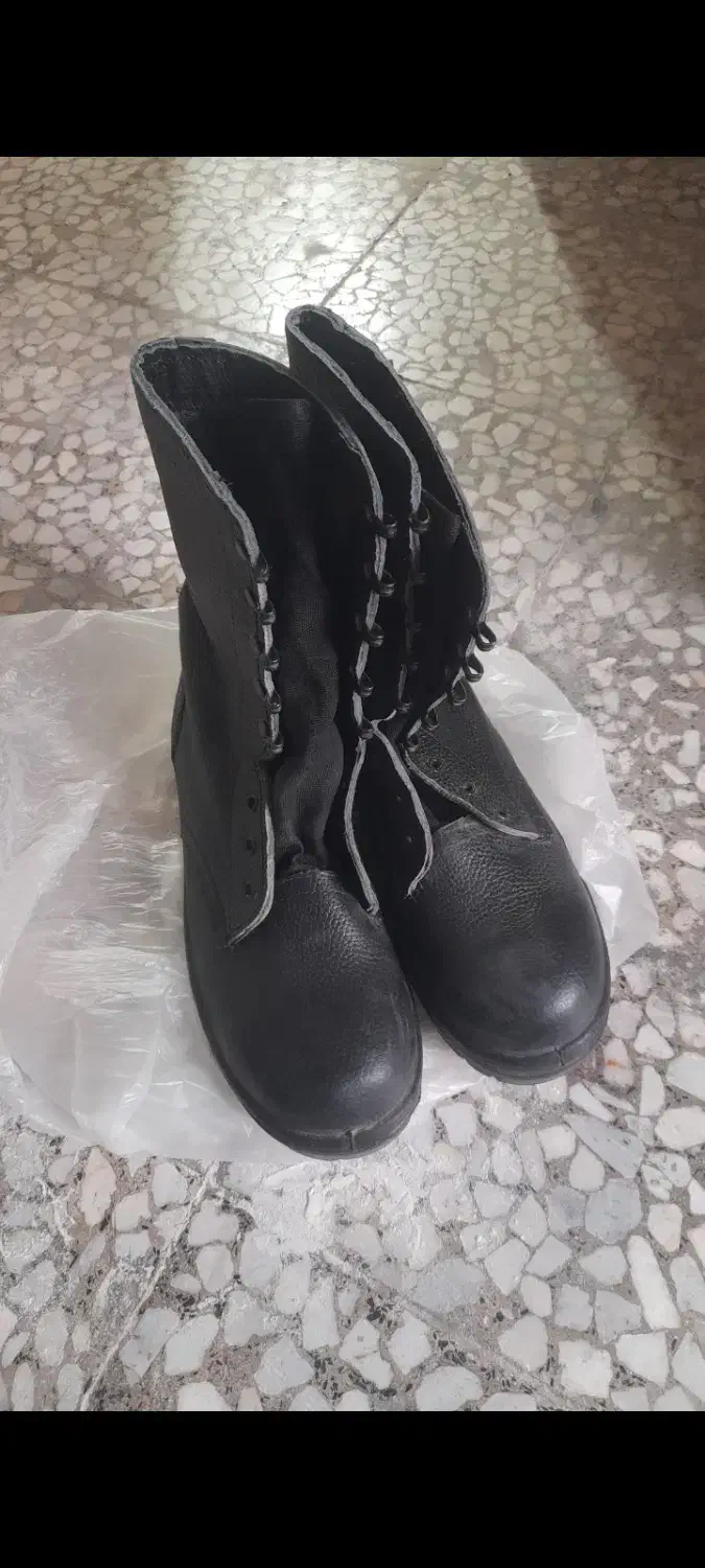 پوتین|کیف، کفش، کمربند|پاکدشت, پاکدشت (مامازند)|دیوار