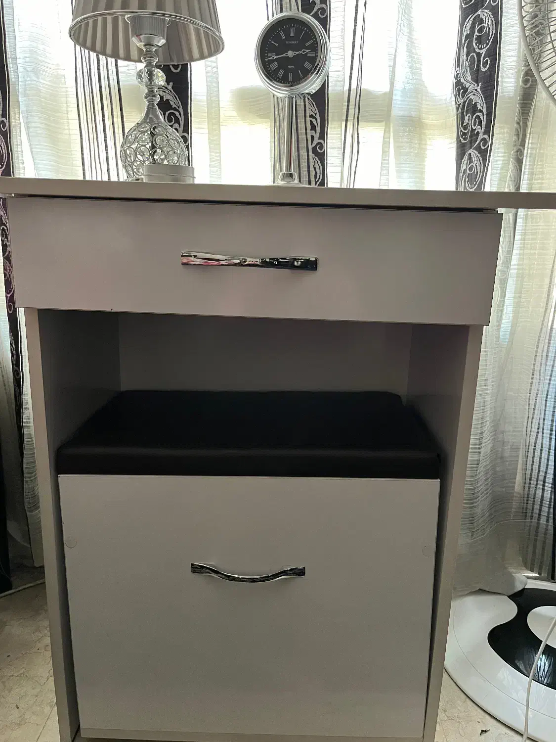 میز سفید|میز تحریر و کامپیوتر|تهران, سهروردی|دیوار