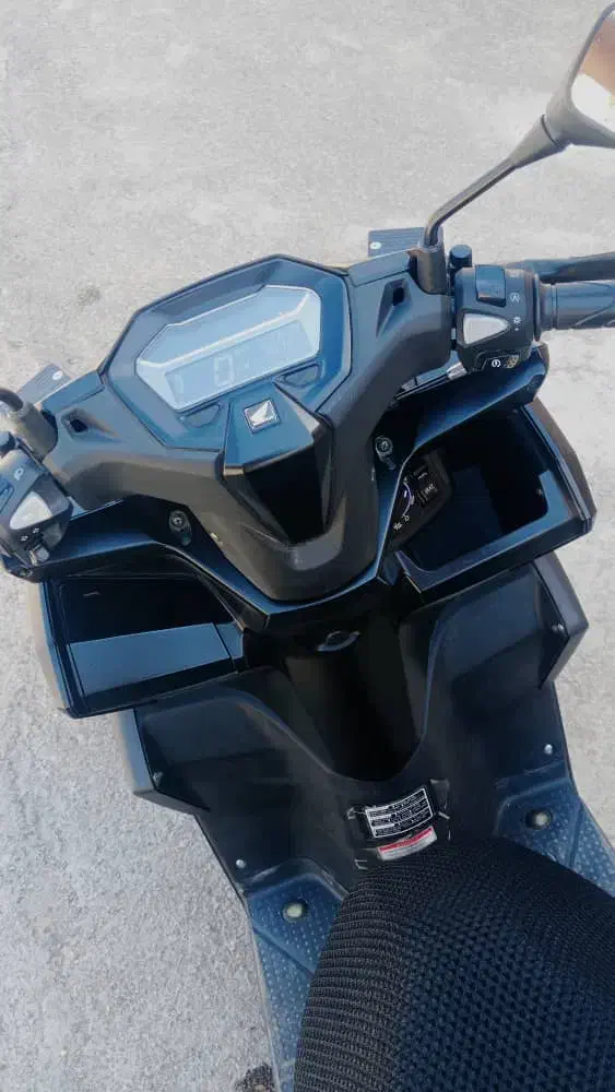 کلیک 160 آب خنک 4سوپاپ|موتورسیکلت|صدرا-فارس, فاز ۱|دیوار