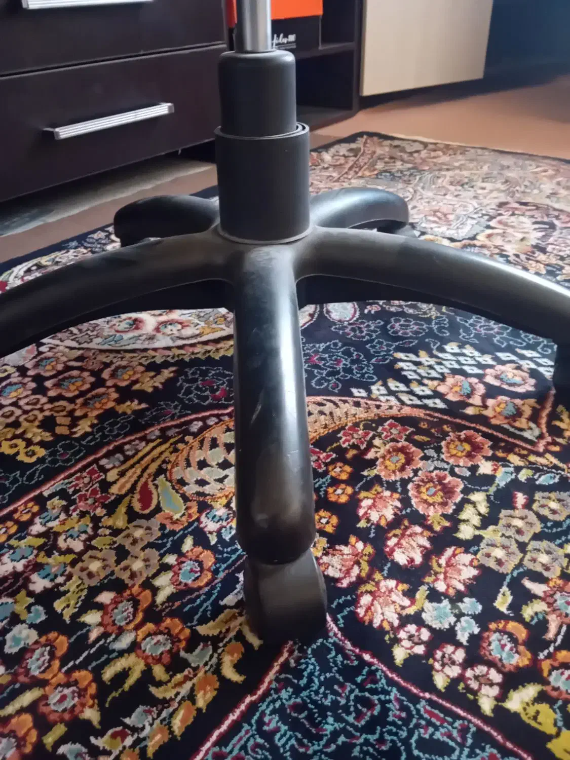 صندلی چرخی سالم و کارکرده|صندلی و نیمکت|ساوه, |دیوار