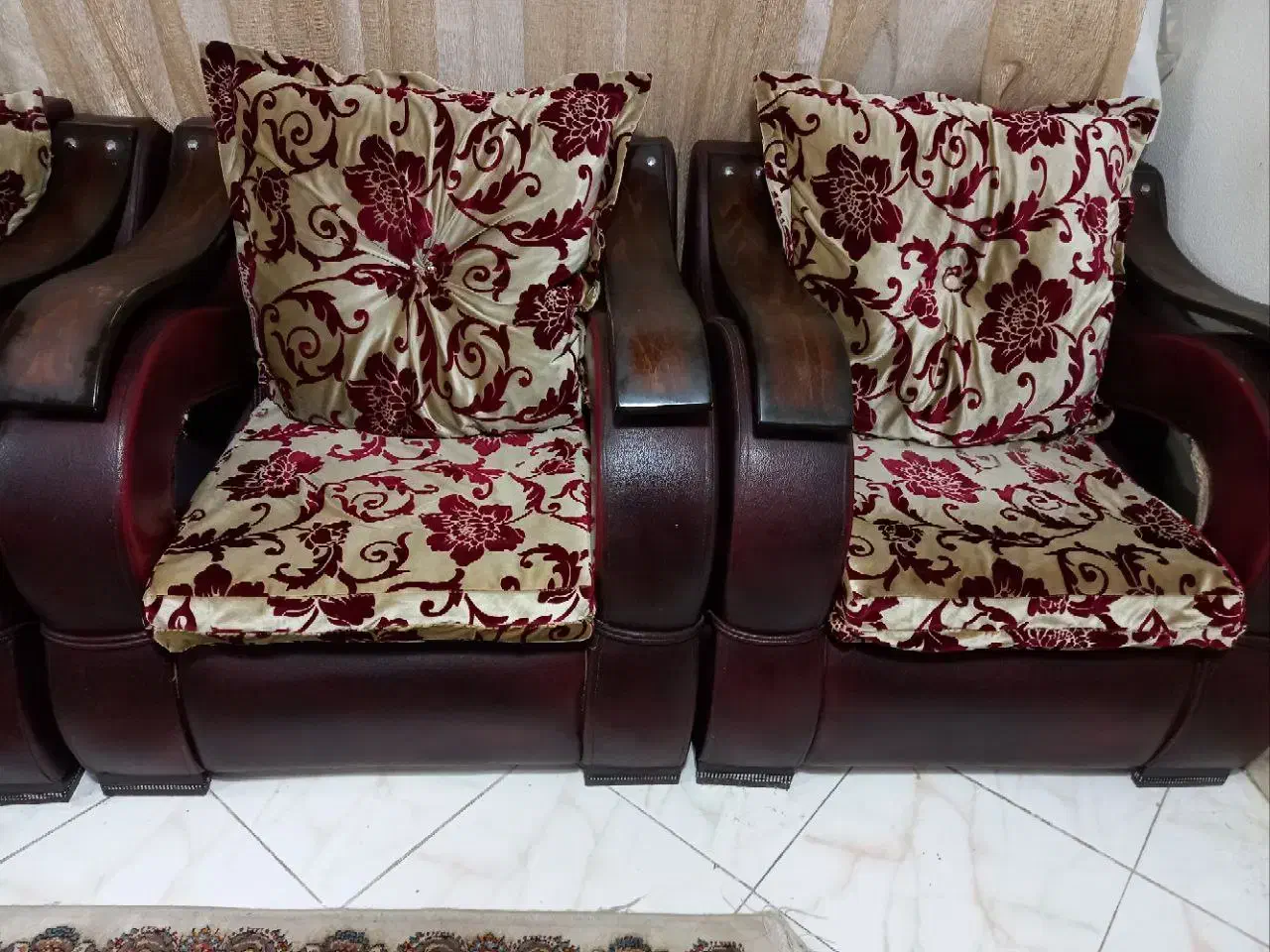 مبل راحتی ۷ نفره|مبلمان خانگی و میز عسلی|شاهین‌شهر, شهرک ردانی پور|دیوار