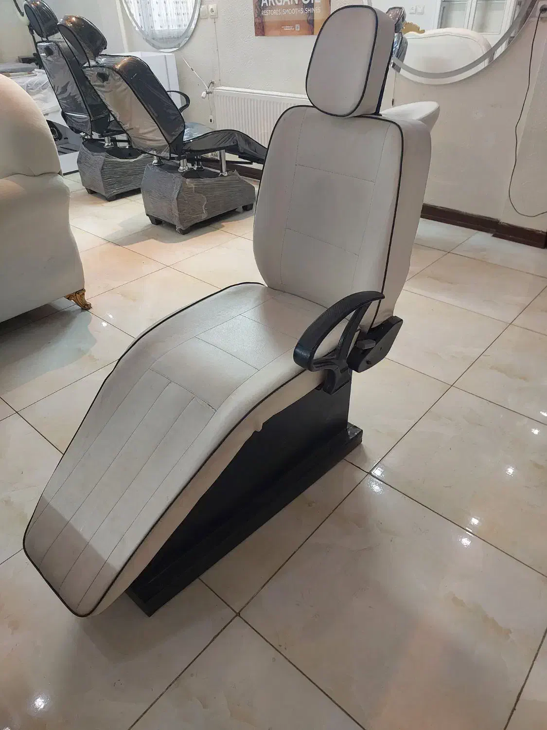 صندلی اصلاح و کوتاهی|آرایشگاه و سالن‌های زیبایی|شاهین‌شهر, مخابرات (شهید بهشتی)|دیوار