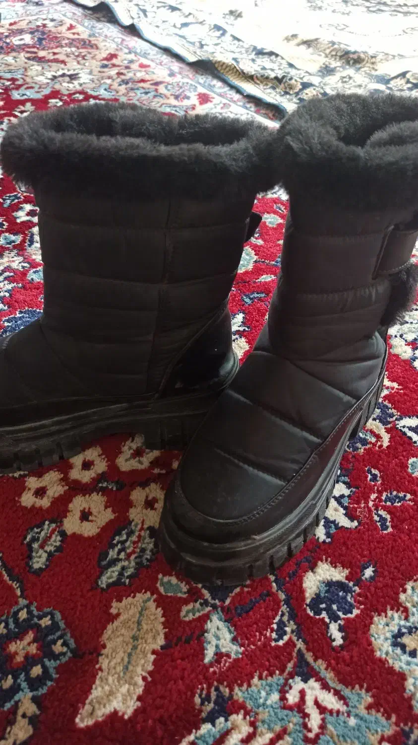 بوت درحدنو|کیف، کفش، کمربند|قره چای, |دیوار