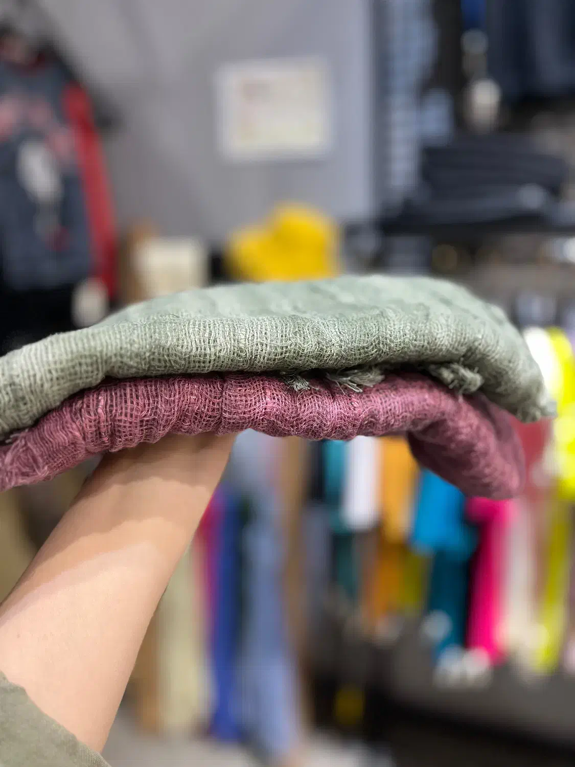 شال|لباس|اصفهان, شهرک کاوه|دیوار