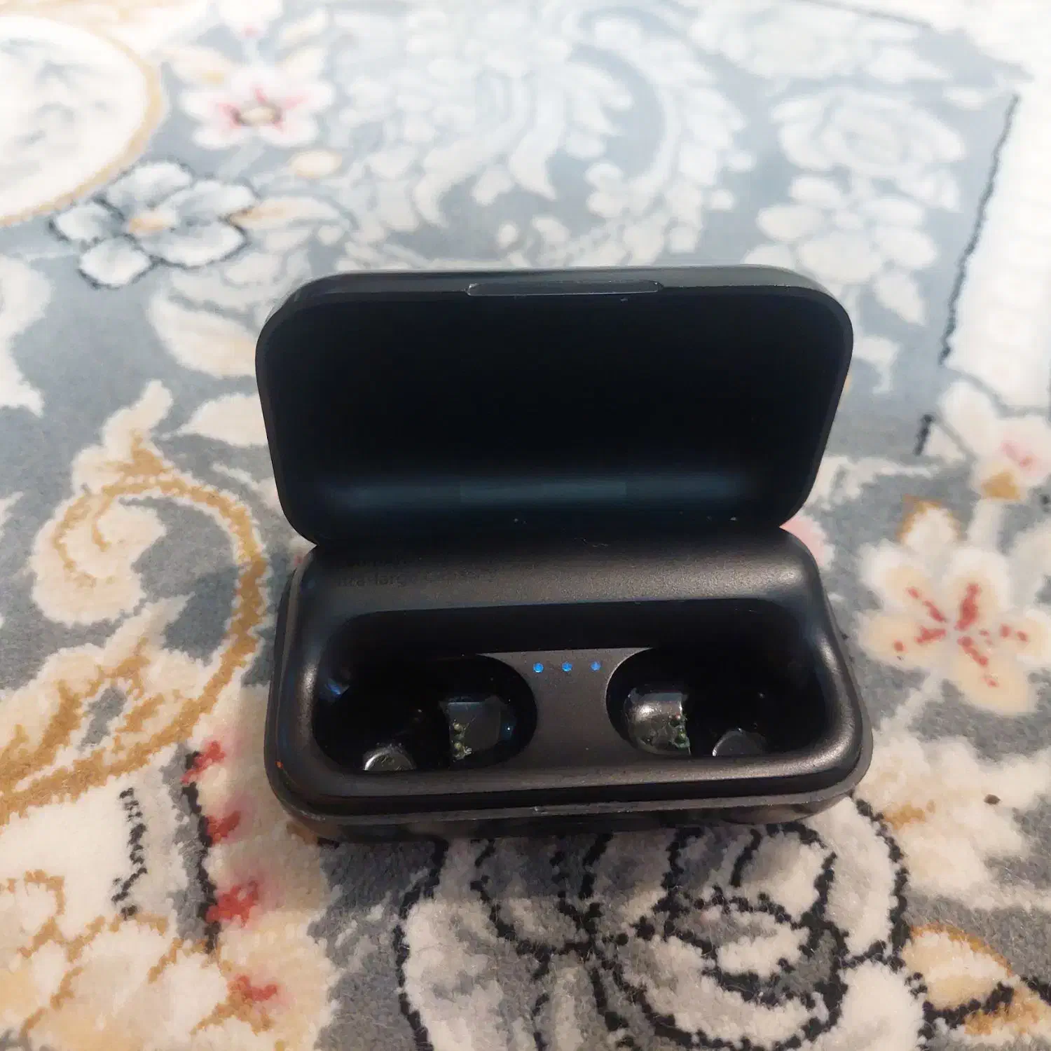 کیس شارژ هدفون هایلوt15|لوازم جانبی موبایل و تبلت|شاهین‌شهر, عطار|دیوار