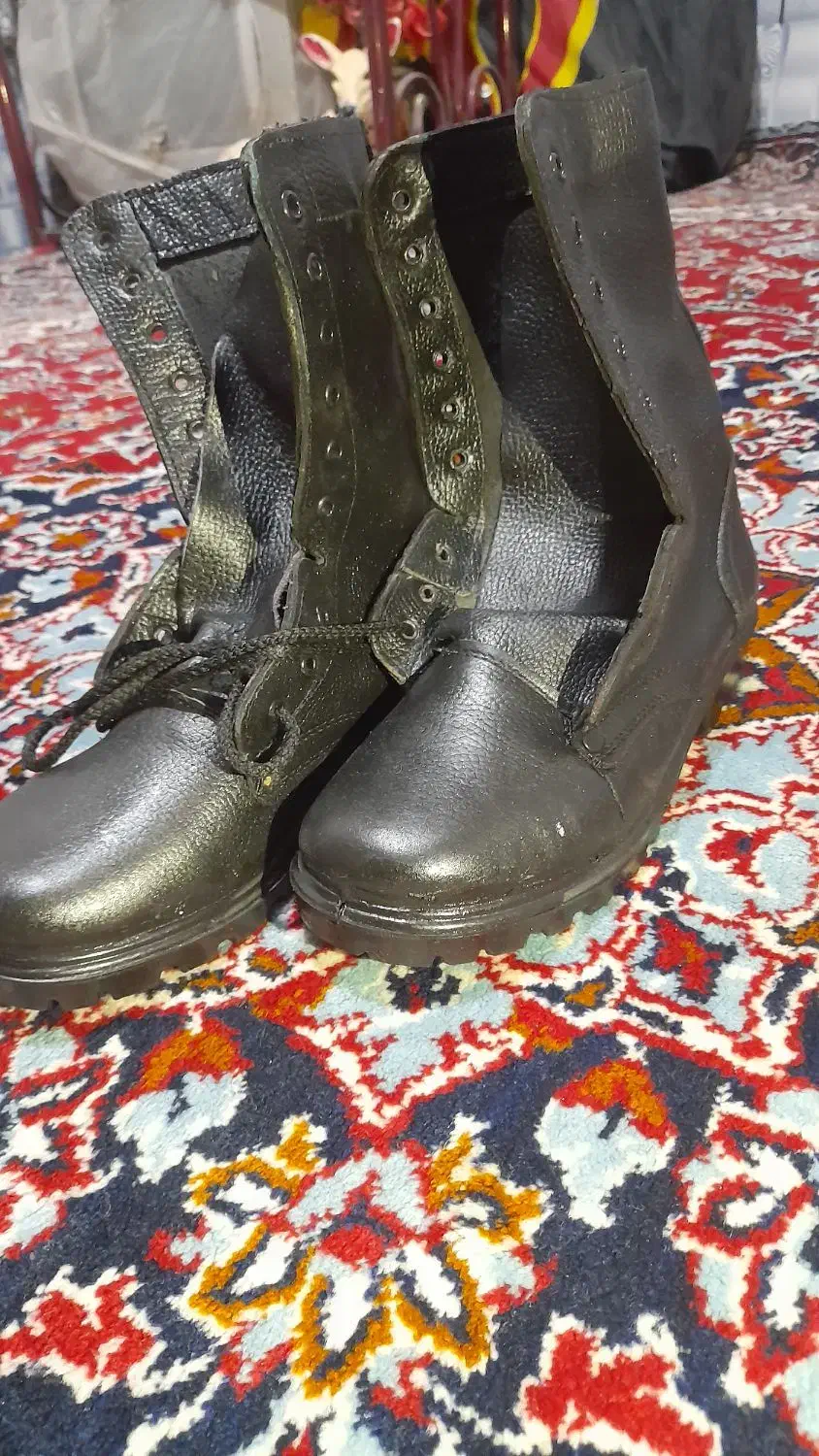 بوتین نو شماره41|کیف، کفش، کمربند|سوسنگرد, |دیوار