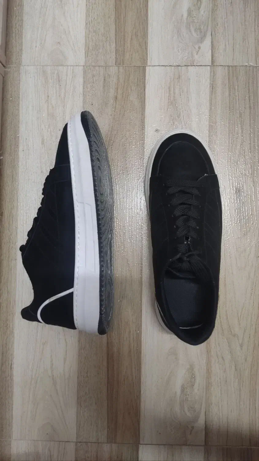 کفش اسپرت کاملا نو|کیف، کفش، کمربند|سمنان, |دیوار