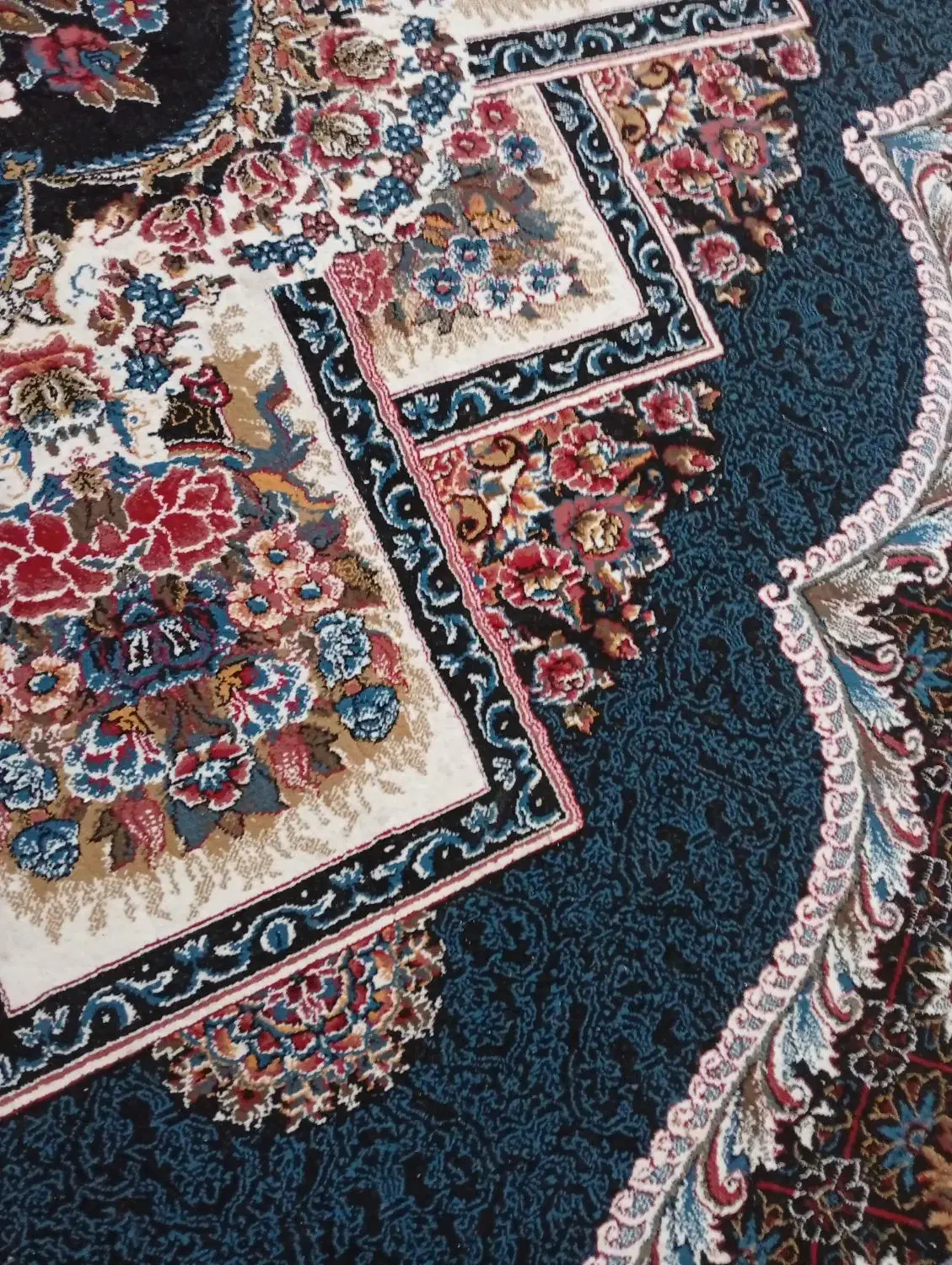 فرش سالم|فرش|ملک‌آباد, |دیوار