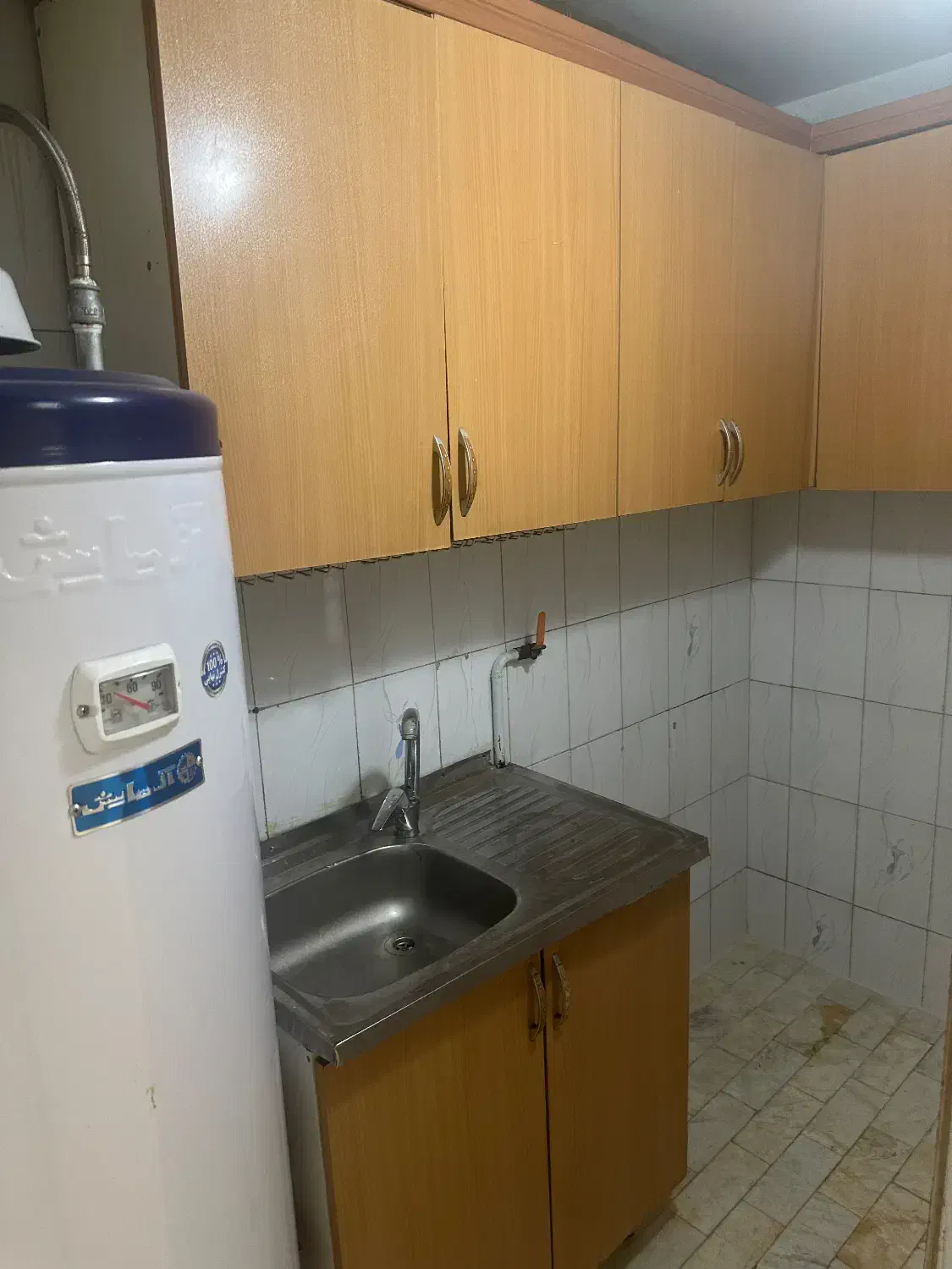 زیر همکف ۸۵ متر