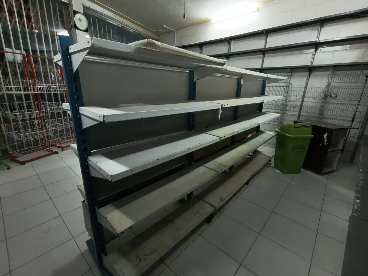 قفسه دیواری و استند|فروشگاه و مغازه|کرمانشاه, |دیوار