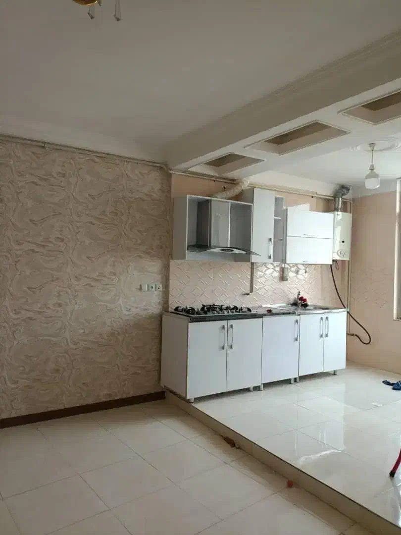 واحد بر خیابان ۱۸ متری راه مشترک ۶۰ متر|فروش آپارتمان|بروجرد, |دیوار