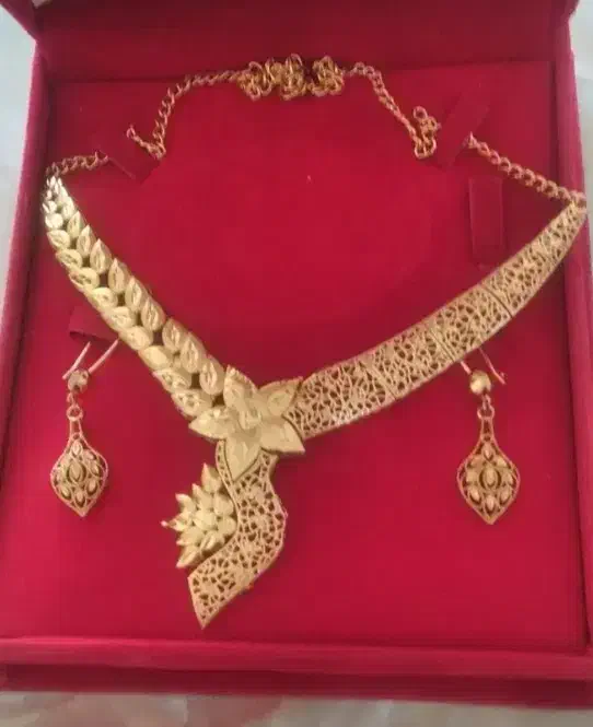 نیم ست طلا|جواهرات|خرم‌آباد, |دیوار