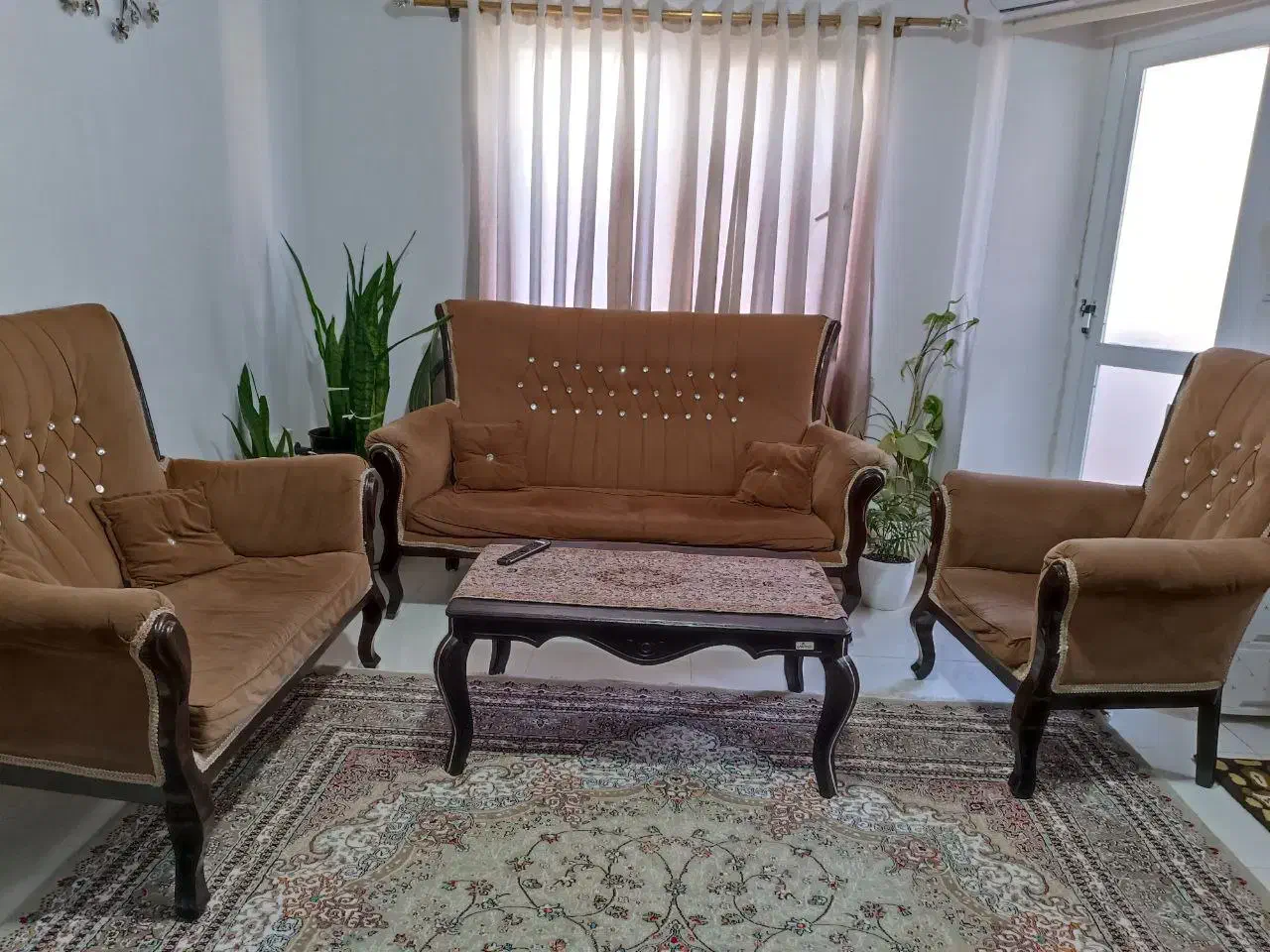 مبلمان|مبلمان خانگی و میز عسلی|رشت, کوی حسینی|دیوار