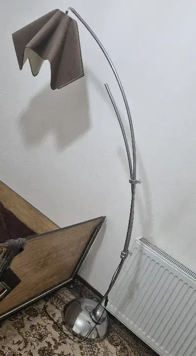 آباژور ایستاده|چراغ خواب و آباژور|هشتگرد, فاز ۳ مهستان|دیوار