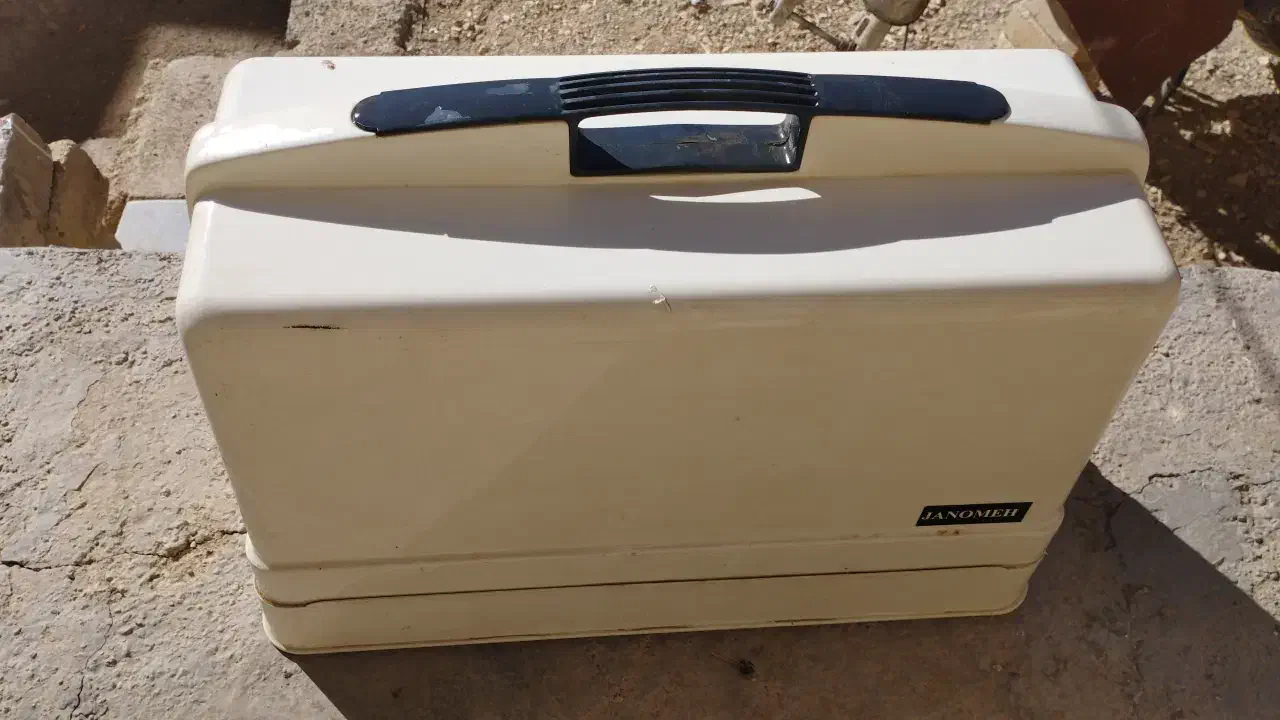 غذا خوری کودک با فرش وپاف چرخ خیاطی|فرش|فامنین, |دیوار