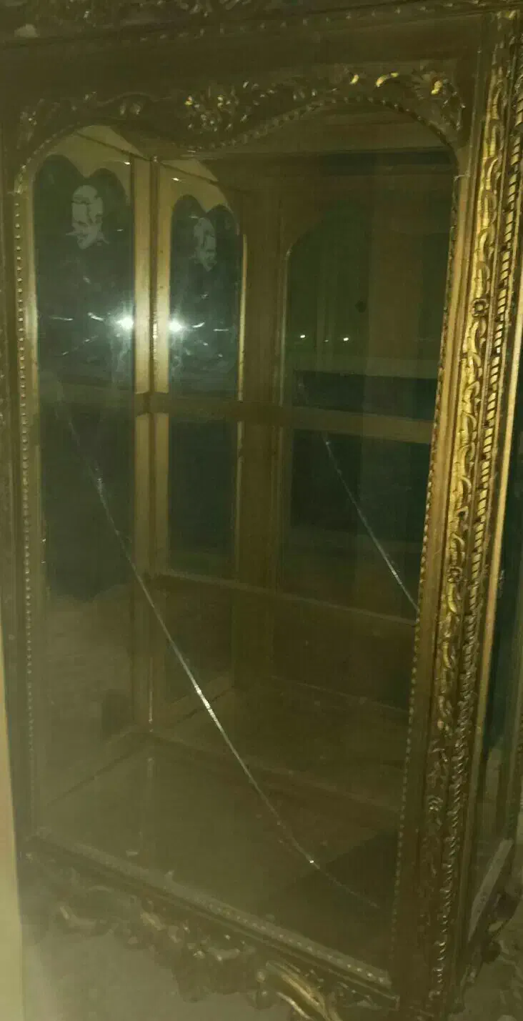 فروش فوری بوفه سلطنتی با چوب گردو|بوفه، ویترین، کنسول|کرمان, |دیوار