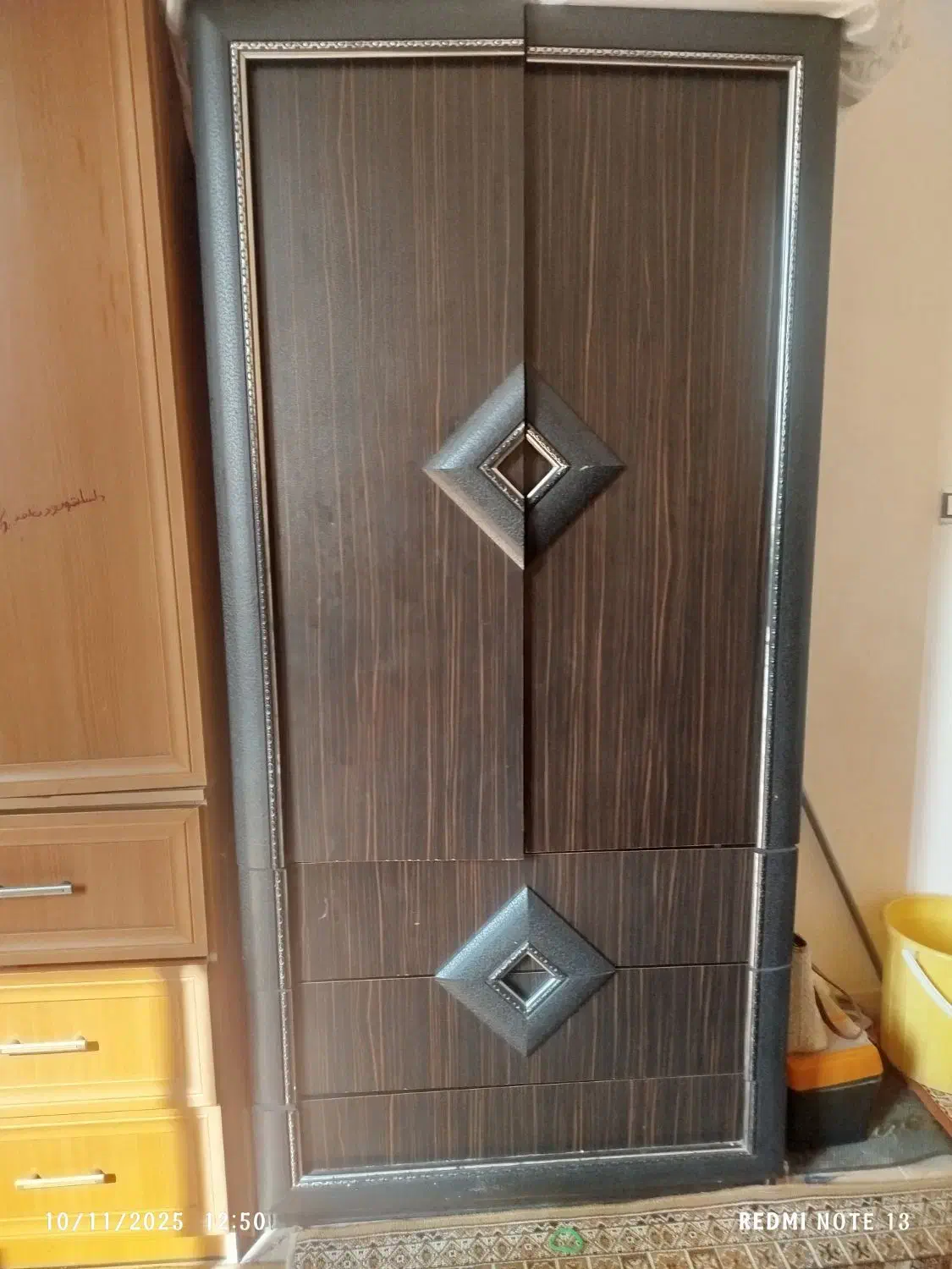 کمد به همراه تخت و عسلی|تخت و سرویس خواب|محمدشهر, همایون ویلا|دیوار