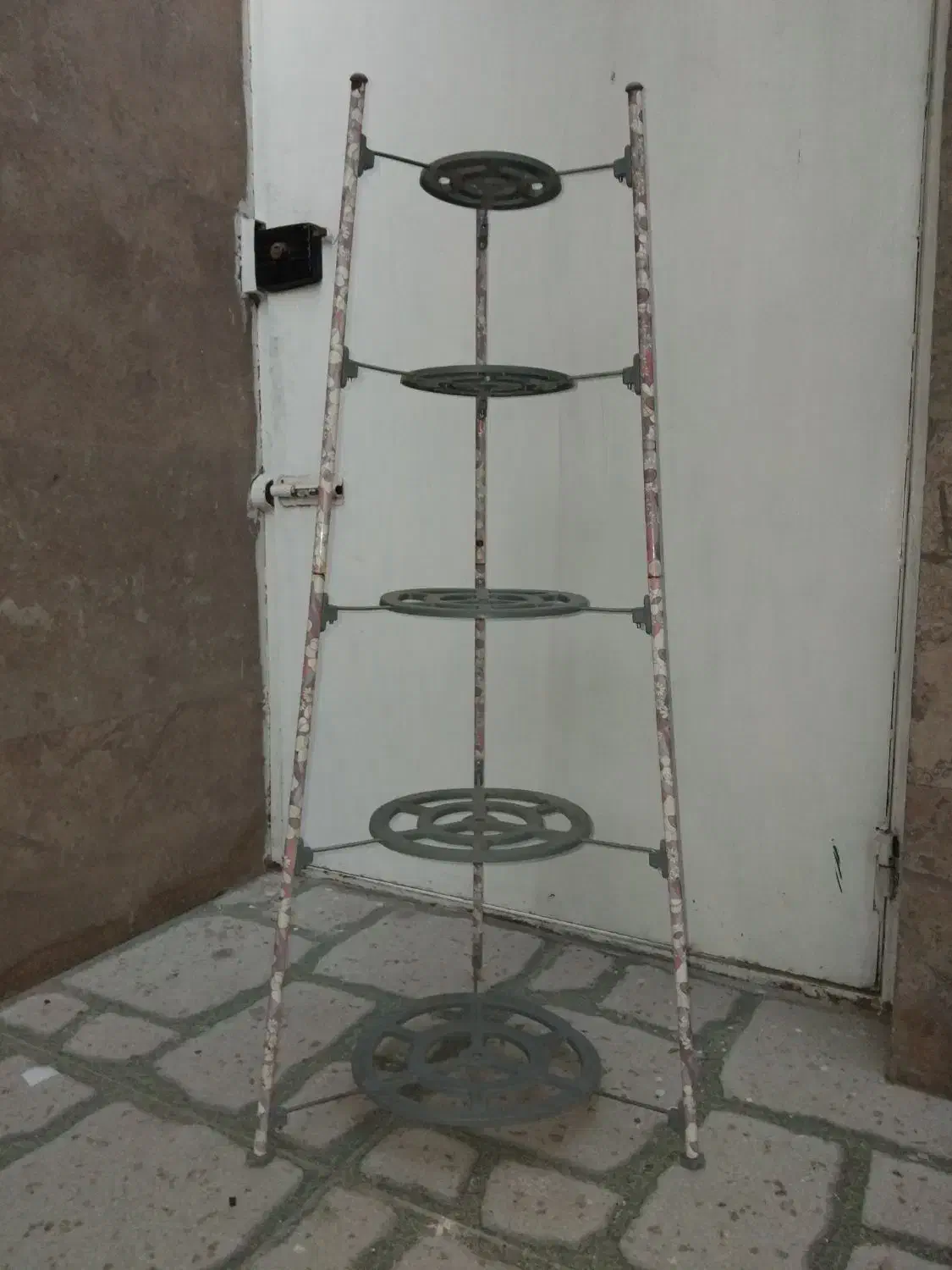 پایه و یا شلف قابلمه 5تیکه|آب‌چکان و نظم‌دهنده ظروف|گلبهار, شهر جدید گلبهار|دیوار