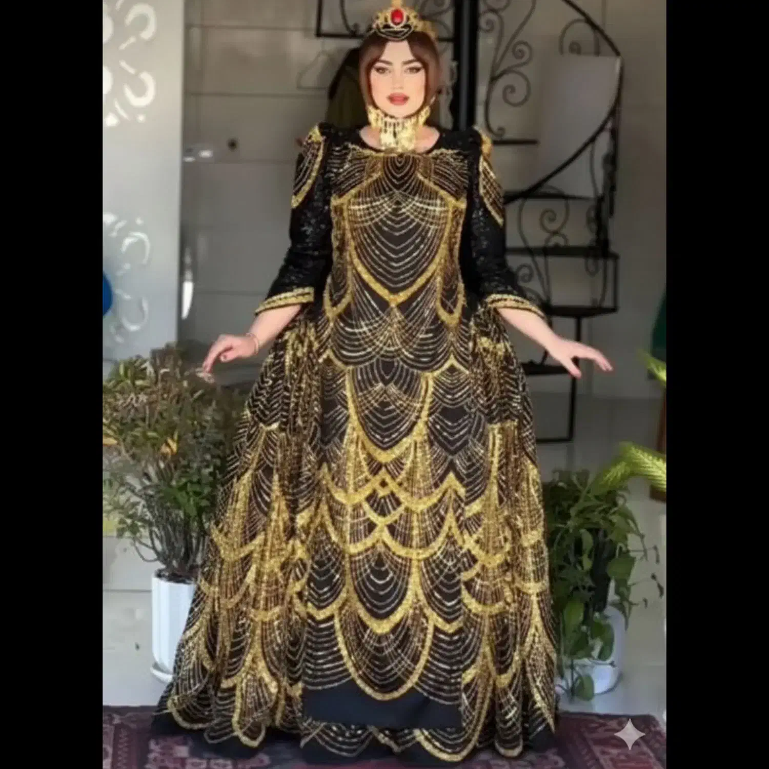 کرایه زیباترین لباس محلی سنگدوزی مدل گنبدطلایی|لباس|شیراز, شاهچراغ|دیوار