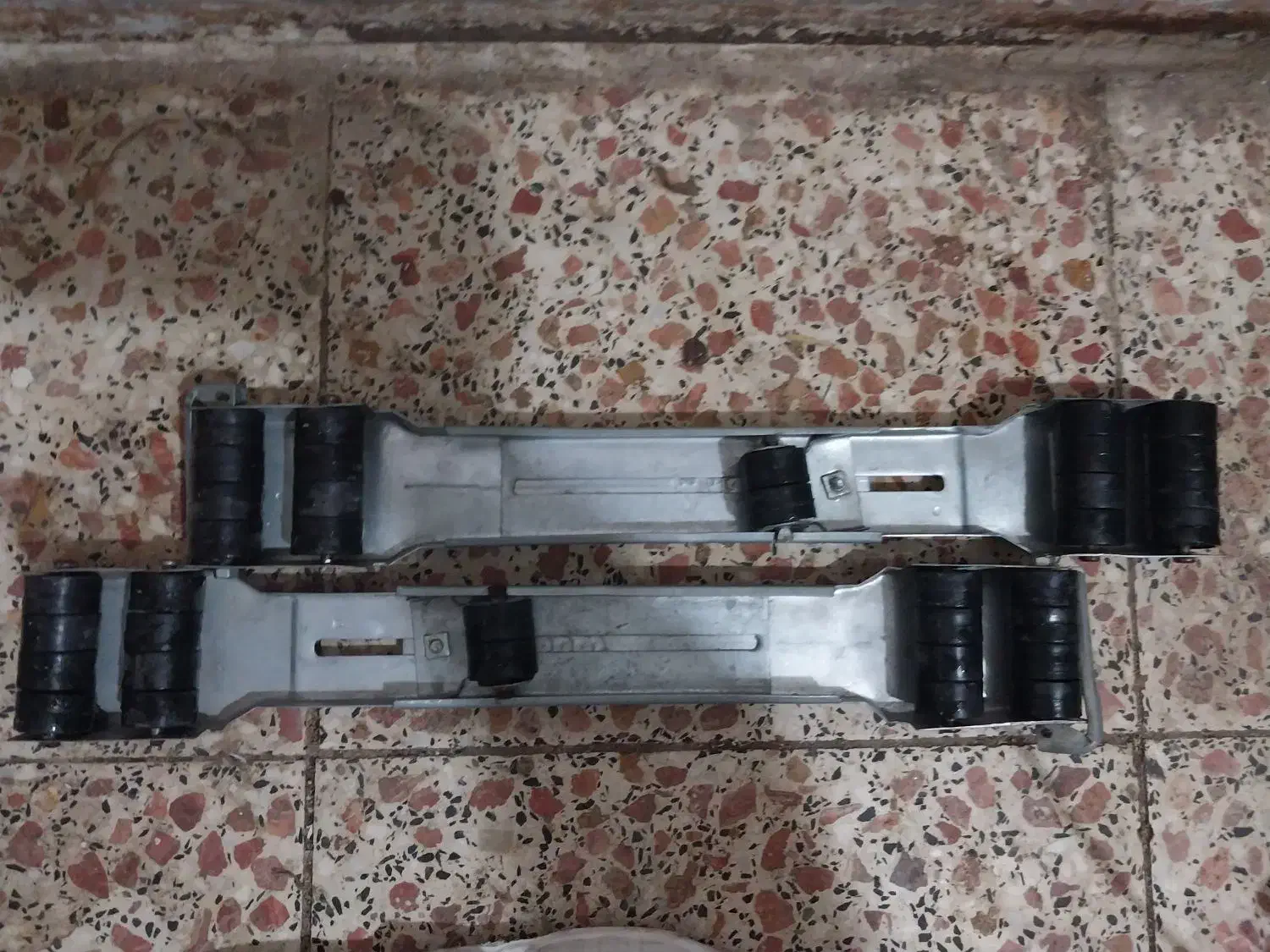 چرخ زیر یخچالی و لباسشویی|سایر لوازم برقی|فردیس, نسترن غربی|دیوار