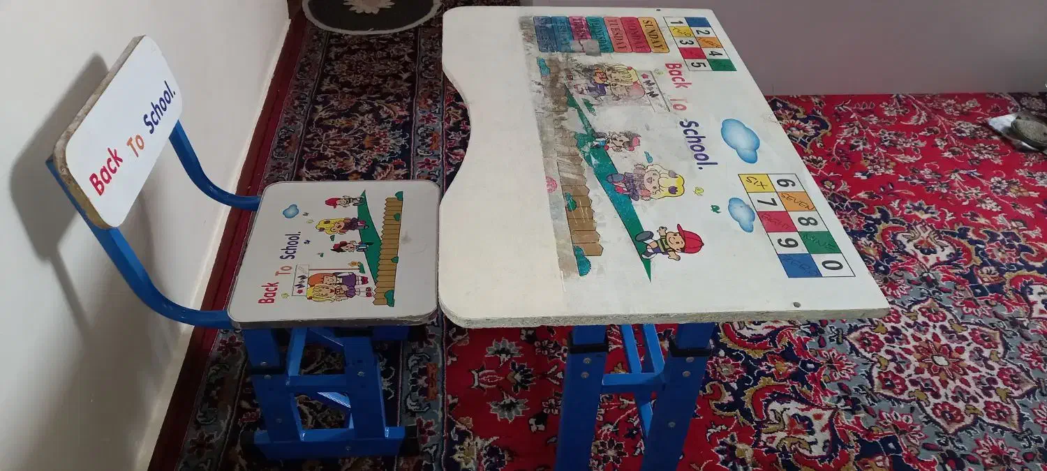 میز و صندلی تحریر کودک|تخت و صندلی بچه|اهواز, گلستان|دیوار