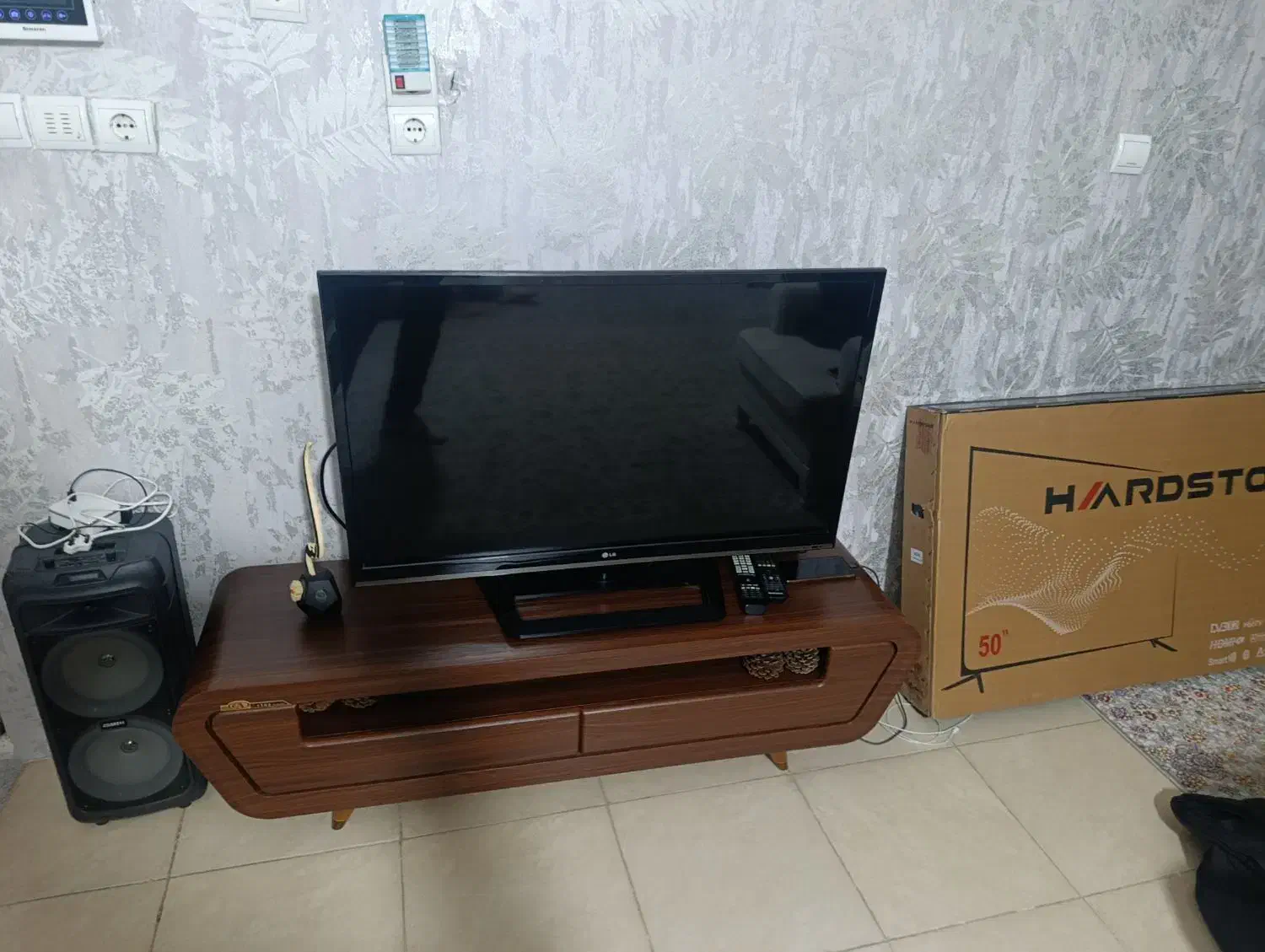 تلوزیون الجی 42|تلویزیون و پروژکتور|سنندج, |دیوار