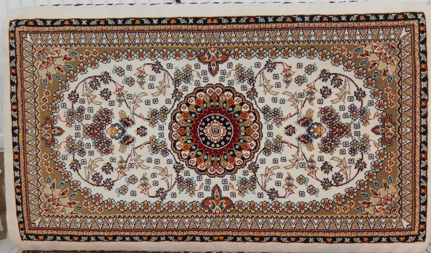 پشتی در حد نو|پشتی|سنندج, |دیوار