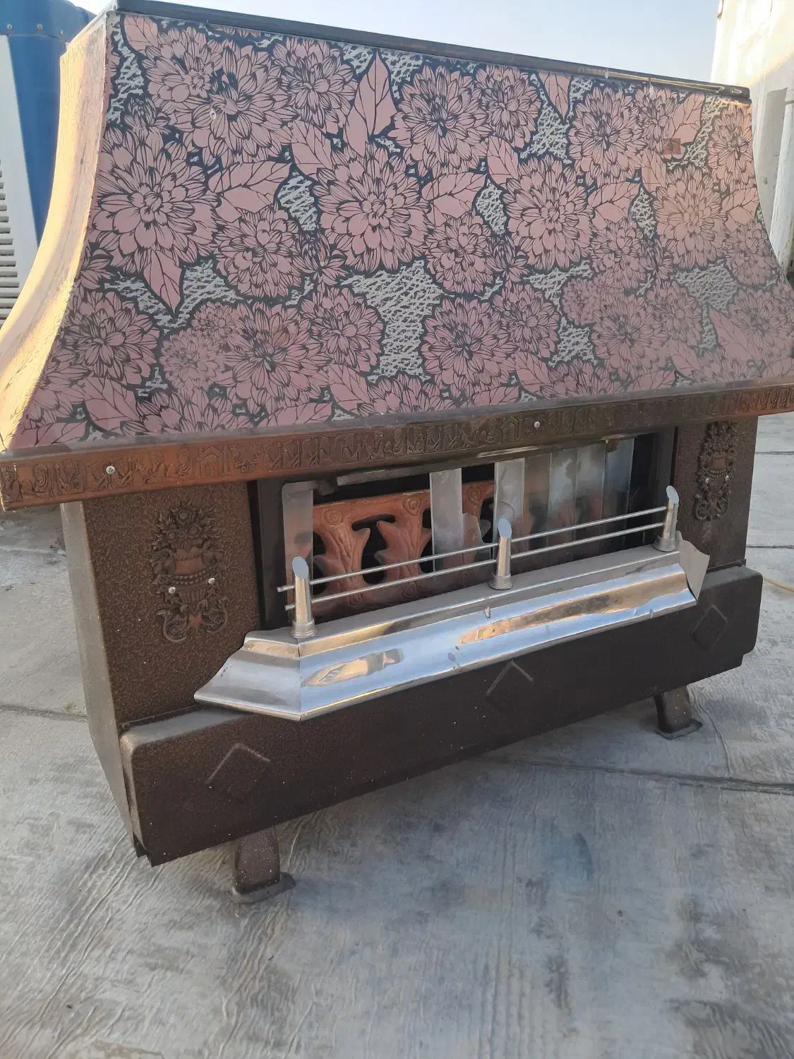 بخاری تمیز سالم دوتا و ویترین جلو آشپزخانه فروشی|بخاری، هیتر، شومینه|مهاجران, |دیوار