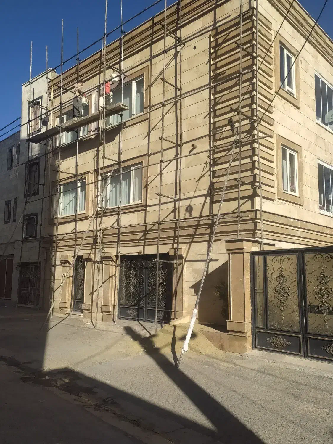 عایق نانو وپیچ رولپلاک نمای ساختمان|خدمات پیشه و مهارت|قروه, |دیوار