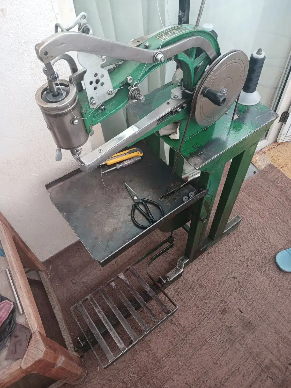 چرخ کفاشی.با پایه زیر..هم وستی هم پا|چرخ خیاطی و ریسندگی|فولادشهر, B4|دیوار