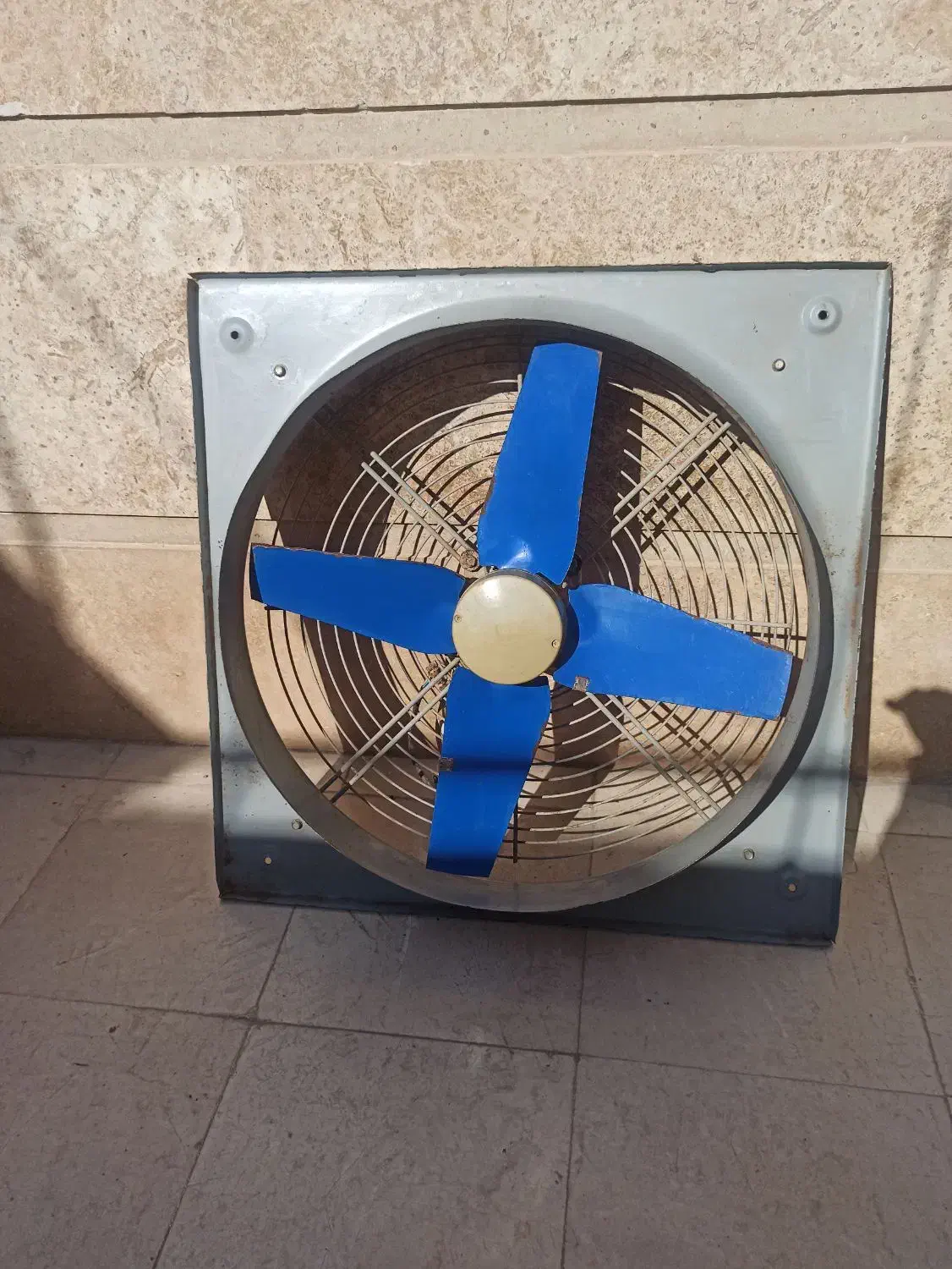 هواکش الکتروفن|پنکه و تصفیه‌کنندهٔ هوا|قم, دروازه چوبی|دیوار