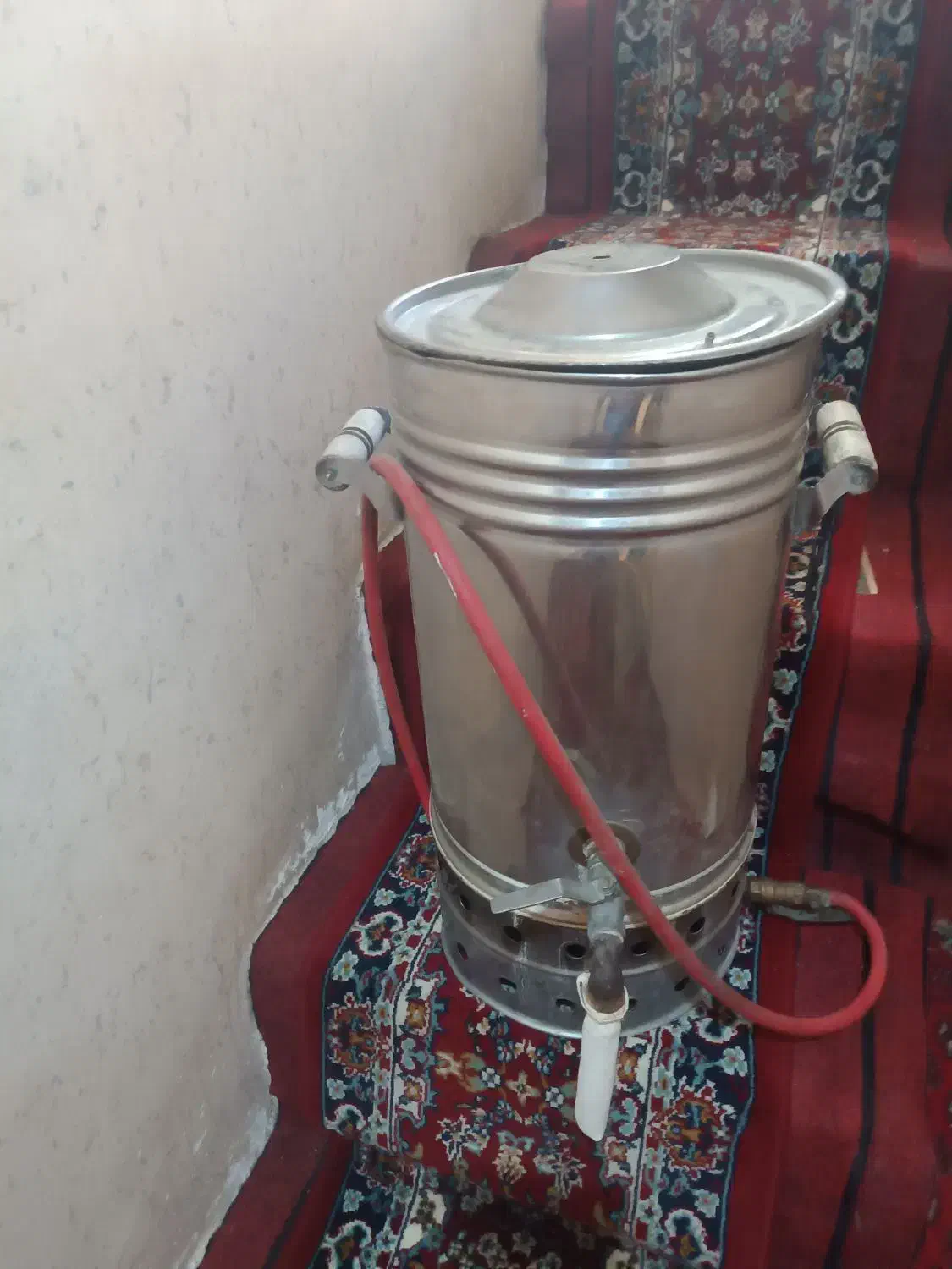 سماور بزرگ|سماور، چایساز، قهوهساز|بروجرد, |دیوار