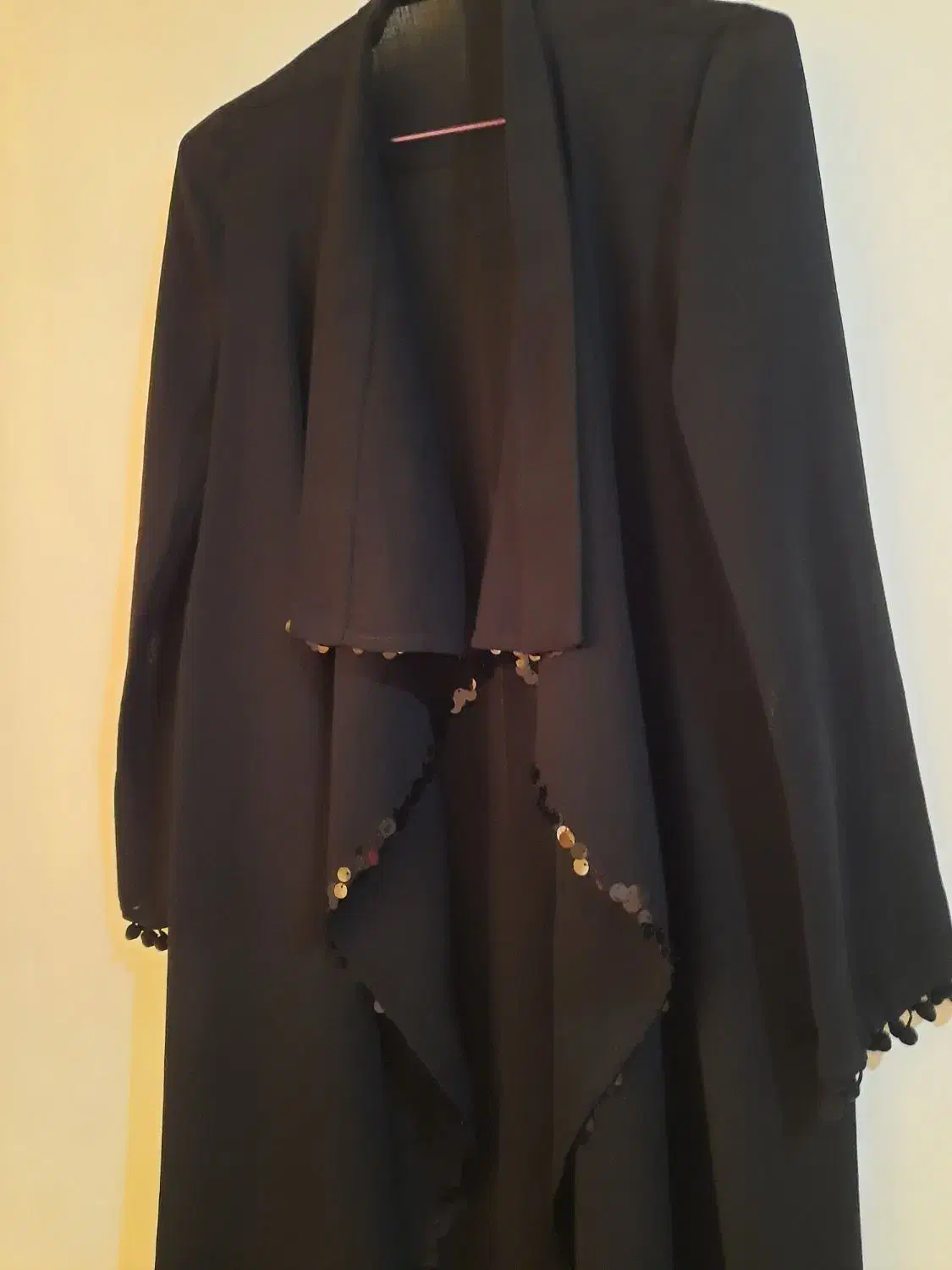 پوشاک زنانه|لباس|فردیس, دهکده|دیوار