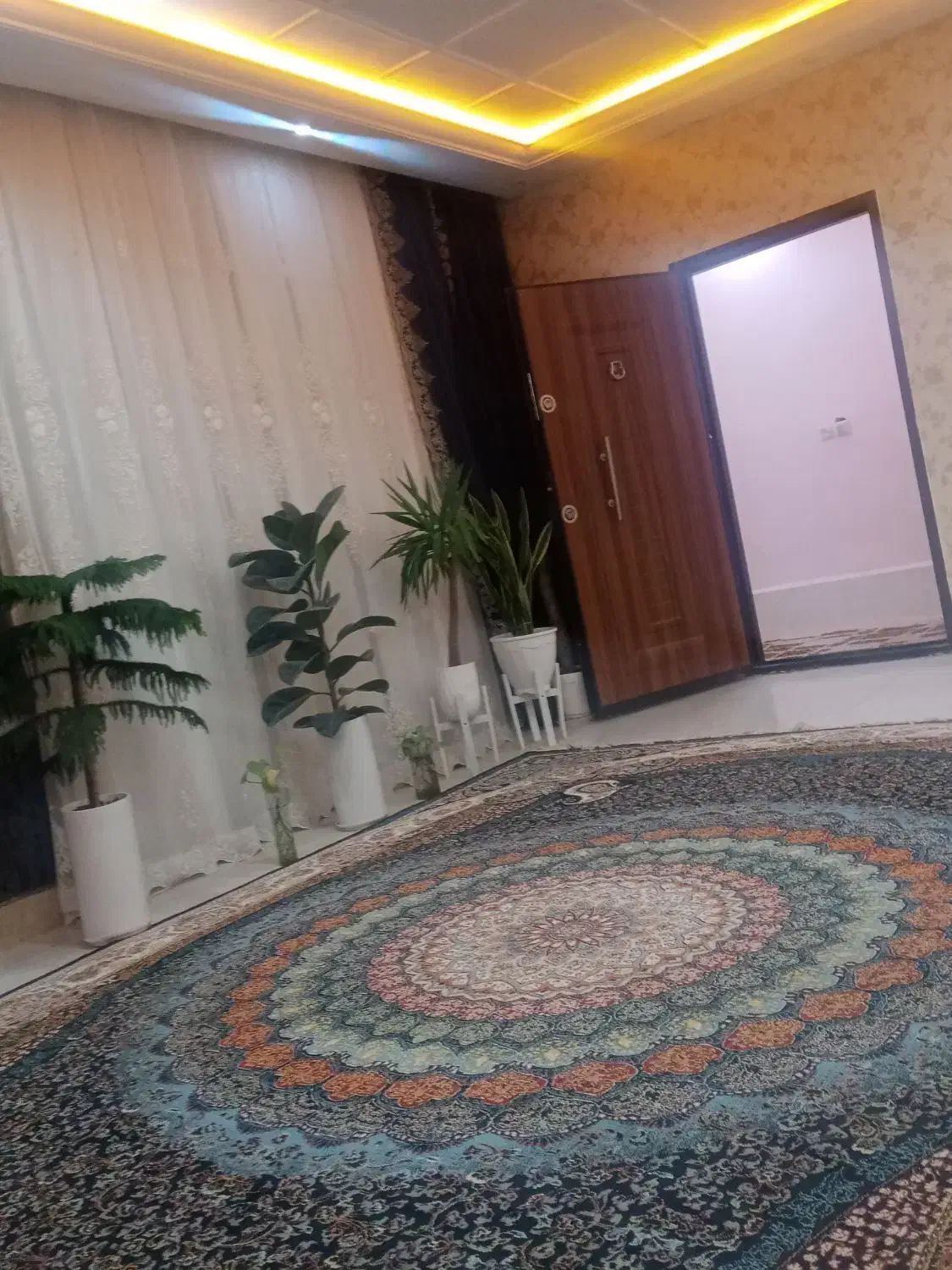 پرده در حد نو قد 3 متر طول 5 متر|پرده، رانر، رومیزی|زاوه, |دیوار