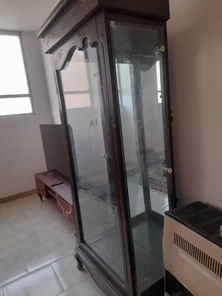 ویترین شیشه ایی|بوفه، ویترین، کنسول|فولادشهر, B8|دیوار