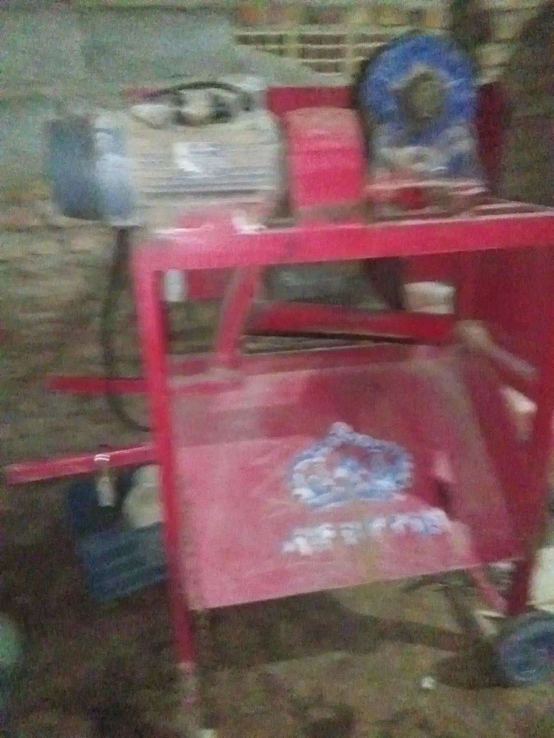 یک دستگاه علف خورد کن یونجه|لوازم جانبی حیوانات|خواجه, |دیوار