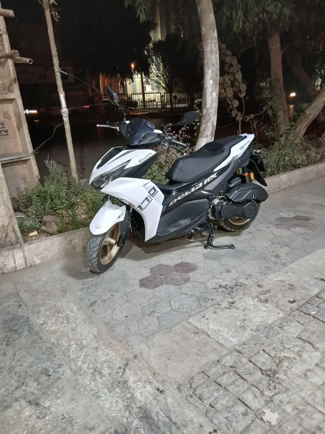 موتور آیروکس ۱۵۵ هواخنک سفید شال طلا|موتورسیکلت|قم, علی آباد|دیوار