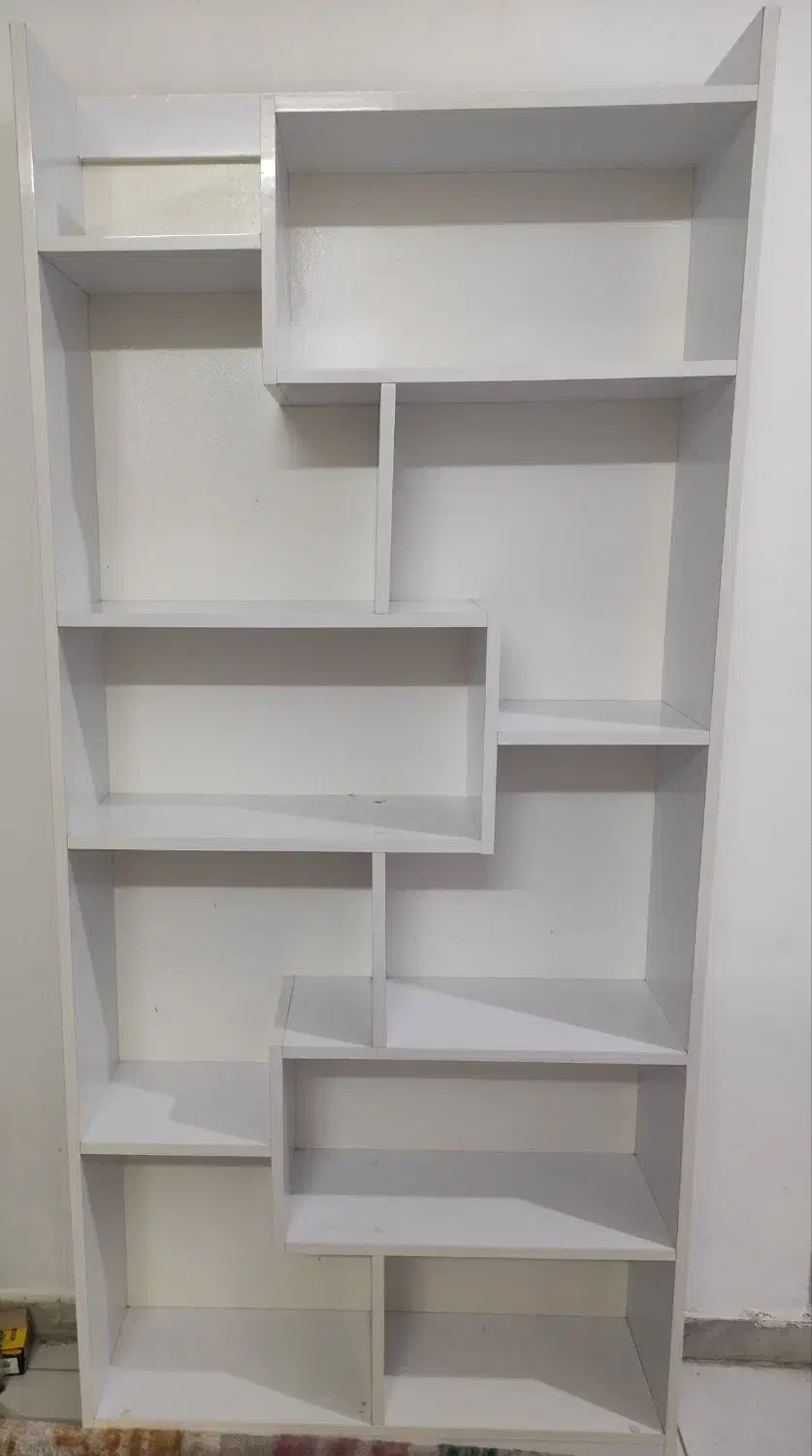 کتابخانه کاملا سالم|کتابخانه، شلف، قفسه‌های دیواری|رشت, چله خانه|دیوار