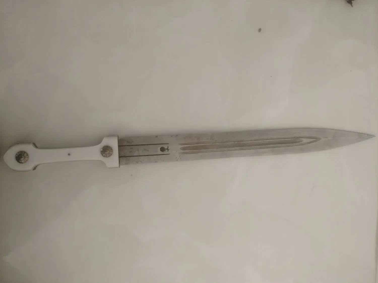 چاقو|کلکسیون اشیاء عتیقه|خمینیشهر, |دیوار