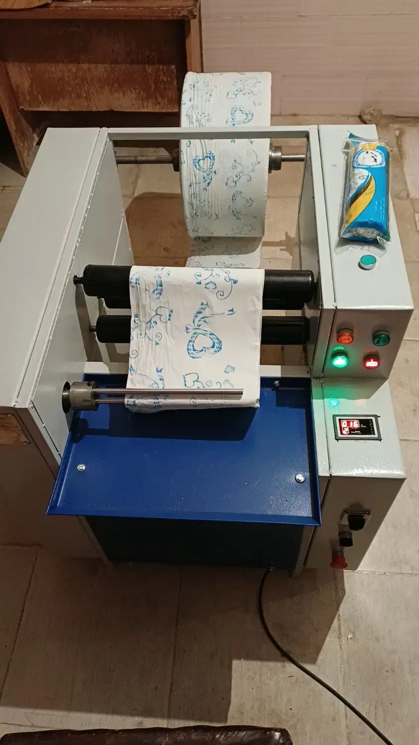 دستگاه سفره یکبار مصرف|ماشین‌آلات صنعتی|قلعه شاهین, |دیوار