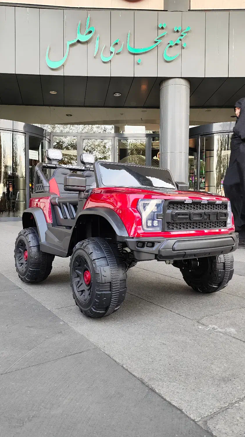 ماشین شارژی فورد سایز بزرگ چهار موتور وارداتی|اسباب‌بازی بچه|تبریز, |دیوار