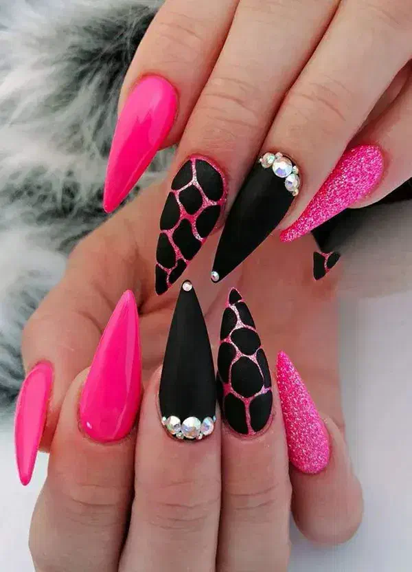 جشنواره اموزش و خدمات کاشت ناخن ۸۰۰ هزارتومن|خدمات آرایشگری و زیبایی|تبریز, |دیوار